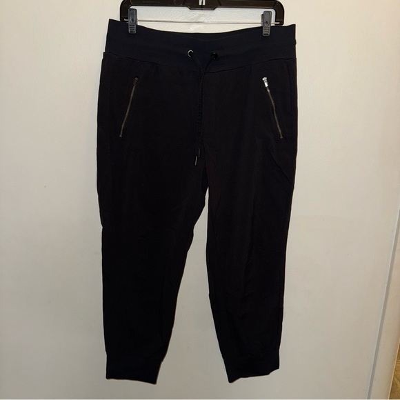 Athleta Trekkie North Crop 23” Jogger Women’s Size 12 - Picture 1 of 11